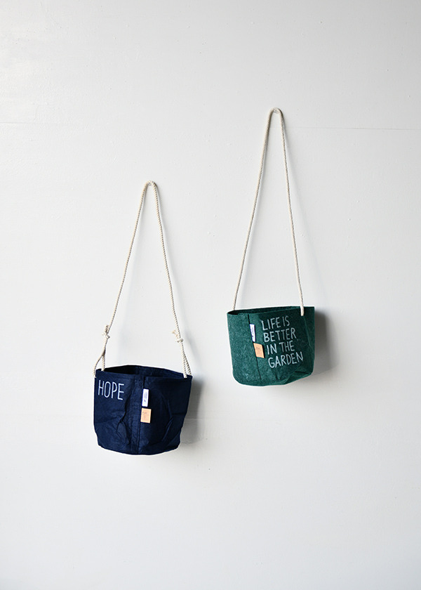 gardenpouch.jpg